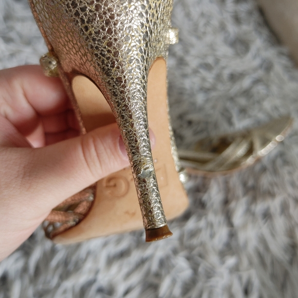 Dolce And Gabanna gold heels - Picture 6 of 9